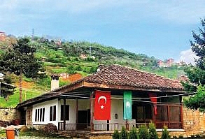 Harabati Baba Tekkesi’nde Bir Bayram Sabahı